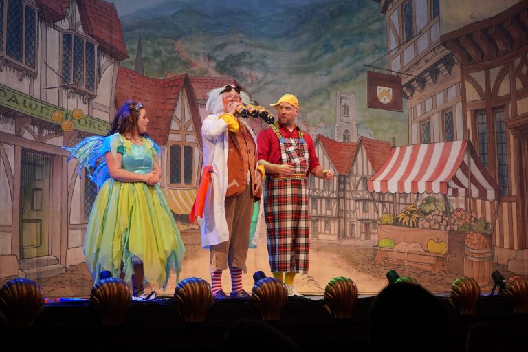 Review Beauty And The Beast Alhambra Theatre Dunfermline Braw Theatre   Dunfermline 768x512 